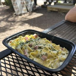 Tagliatelle (egg pasta) With Creamy Sauce of Ham & Sweet Green Peas