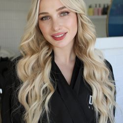 Lightning Hair - Full Blonding by Lexi