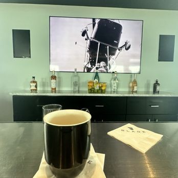 Blade Lounge West - Coffee at BLADE Lounge West - July 2024 - Airport Lounges Near Me - New York, New York