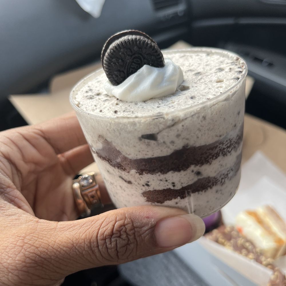 Lulu's Bakery - Bakeries Near Me - Fresh Meadows, New York
