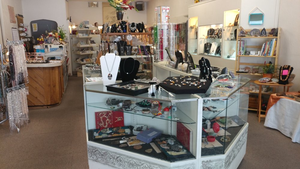 PANDORA’S BAUBLES & BEADS Updated September 2024 440 Park Ave