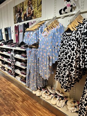 COWS Niagara-On-The-Lake by null