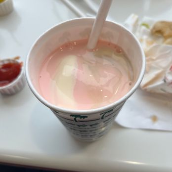 In-N-Out Burger - Neapolitan shake - Burgers Near Me - Daly City, California In-N-Out Burger - Neapolitan shake - Burgers Near Me - Daly City, California