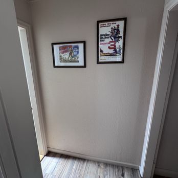 Parry Lodge - Art? - Hotels Near Me - Kanab, Utah Parry Lodge - Art? - Hotels Near Me - Kanab, Utah