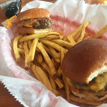 Herbie's Bar and Chowder House - Kid’s Sliders - Bars Near Me - Marathon, Florida