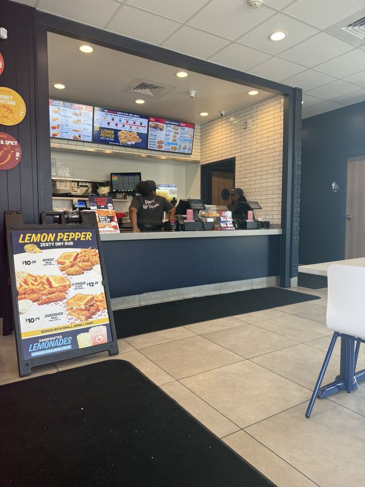 Zaxbys Chicken Fingers & Buffalo Wings Logo