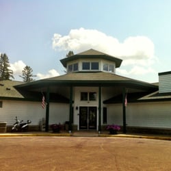 Detroit Country Club Dining Room - Main clubhouse at Detroit Lakes Country Club