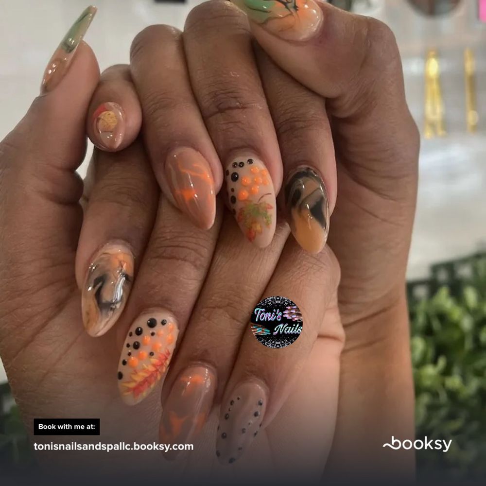 Toni's Nails and Spa Logo