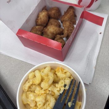 Chick-fil-A - Mac n cheese and nuggets - Fast Food Near Me - Phoenix, Arizona Chick-fil-A - Mac n cheese and nuggets - Fast Food Near Me - Phoenix, Arizona