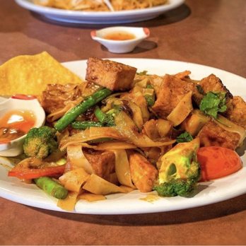 Royal Thai Cuisine - Drunken Noodles w/tofu - Thai Near Me - Panama City, Florida