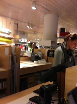 Crate & Barrel by null