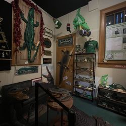 More back room i want that gator rug