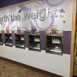 Rocky Mountain Chocolate Factory - Frozen yogurt