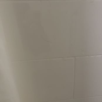 Hampton Inn Salisbury - Hair left in the shower - Hotels Near Me - Salisbury, Maryland