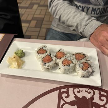 Jin Jin King - Tuna Roll - Japanese Near Me - Panama City Beach, Florida Jin Jin King - Tuna Roll - Japanese Near Me - Panama City Beach, Florida