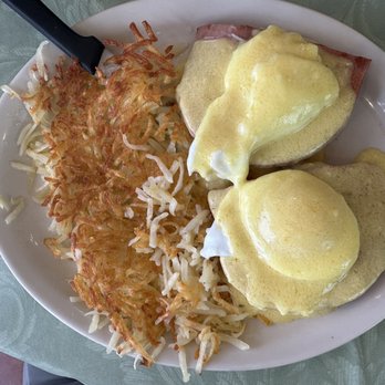 Willow & Jim's Country Cafe - My husband's eggs Benedict and hashbrowns - American Near Me - Silvana, Washington Willow & Jim's Country Cafe - My husband's eggs Benedict and hashbrowns - American Near Me - Silvana, Washington
