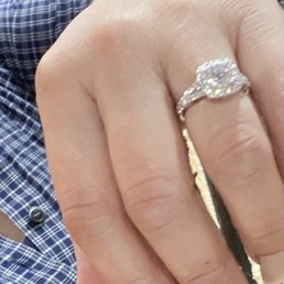My engagement ring! My engagement ring!