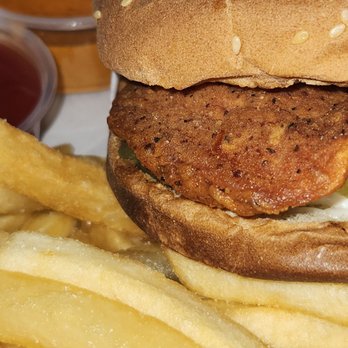 Tipsea - chicken sandwich w. fries - Cocktail Bars Near Me - Berkeley, California