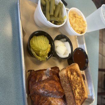 Soulman's Bar-B-Que - 1/2 chicken plate with Mac n cheese and green beans - Barbeque Near Me - Terrell, Texas Soulman's Bar-B-Que - 1/2 chicken plate with Mac n cheese and green beans - Barbeque Near Me - Terrell, Texas