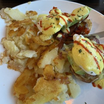 Broken Yolk Cafe - Golden State Benedict - Breakfast & Brunch Near Me - Fullerton, California