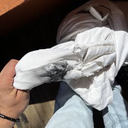 Bungalows Hostel - DISGUSTING dirty sheets given to me, that I UNKNOWINGLY had slept on.
