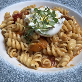 Ric 27 - Fusilli al Sorrentino - Gastropubs Near Me - Zaragoza, Z