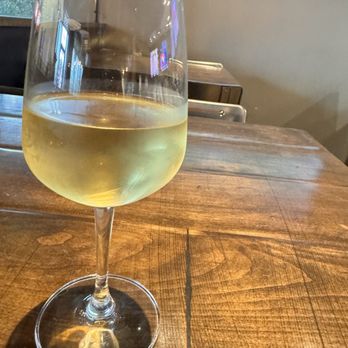 Crust Pizza Co - The Heights - Chardonnay - Pizza Near Me - Houston, Texas