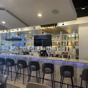 Remton - Full bar, custom drinks - Vietnamese Near Me - Webster, Texas