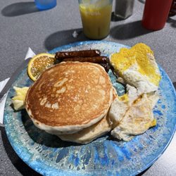 Draft House  & Lodge - Travelers breakfast