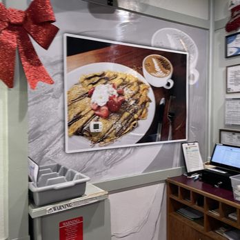 Hill Street Cafe by Lorus - Near the entrance - Breakfast & Brunch Near Me - Ventura, California