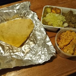 Warung Moen - Afhaal roti lam spec met ei, met een telo bakkeljauw klein.