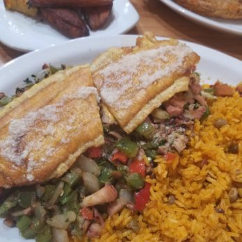 Jibarito's on Harlem - Shrimp and octopus jibarito with extra garlic sauce and arroz con gandules - Puerto Rican Near Me - Chicago, Illinois