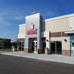 Dunkin' - Outside