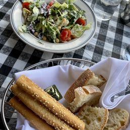 Side salad and bread service Side salad and bread service