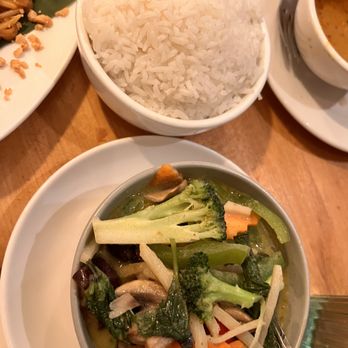 Wok Wok - veg green curry - Malaysian Near Me - New York, New York