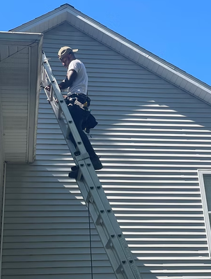 Gutter Specialist - We look forward to helping you make your next project a reality. Our craftsmanship, professionalism, and attention to detail make us the #1 Choice in Mid-Missouri. Call right now for your free quote.