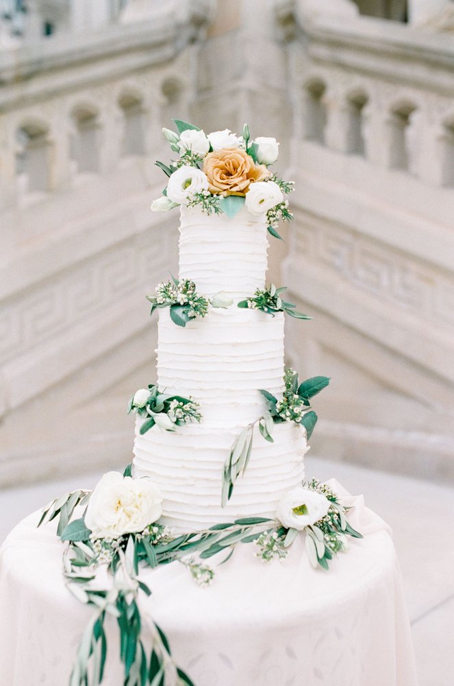 Designed By Daddy Custom Cakery Logo