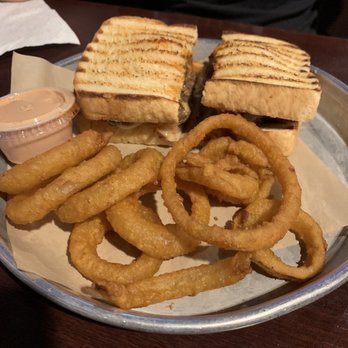 Red Oak Pub and Restaurant - Burgers Near Me - Newark, Ohio Red Oak Pub and Restaurant - Burgers Near Me - Newark, Ohio