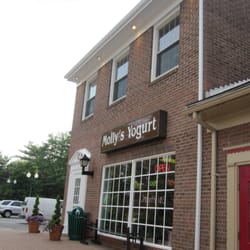 Molly's Yogurt - Storefront