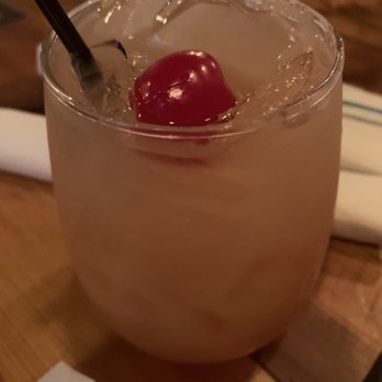 The Black Cow - Pineapple sangria - American Near Me - Columbus, Georgia