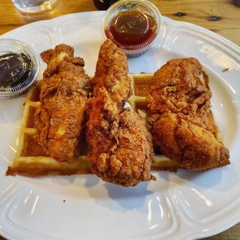 Roux Diner - Hot chicken and waffles - Breakfast & Brunch Near Me - Chicago, Illinois Roux Diner - Hot chicken and waffles - Breakfast & Brunch Near Me - Chicago, Illinois