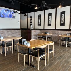 Golden Lanzhou Bowls - Inside dining area