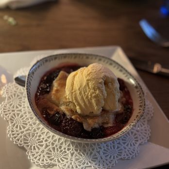 The Crown Tavern - Berry cobbler - Breweries Near Me - Glen Mills, Pennsylvania