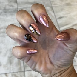 Rose gold with cheetah foil Rose gold with cheetah foil