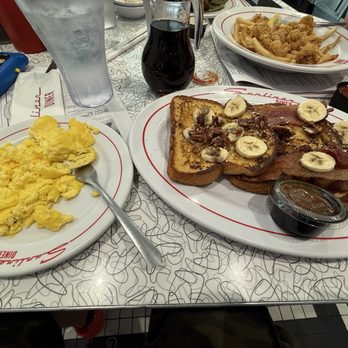 Sunliner Diner - Diners Near Me - Gulf Shores, Alabama Sunliner Diner - Diners Near Me - Gulf Shores, Alabama