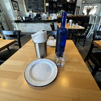 Kentro Greek Kitchen - Clean and aesthetic - Greek Near Me - Fullerton, California