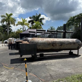 Apocalypse BBQ - Food Trucks Near Me - Miami, Florida Apocalypse BBQ - Food Trucks Near Me - Miami, Florida
