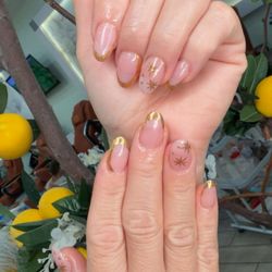 Short almond shape with isolated chrome stars