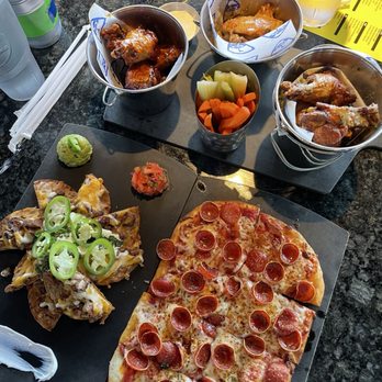 Topgolf - Nacho average nachos, wing trio (asian sesame, garlic parmesan, lemon pepper) , hot honey pepperoni flatbread - Golf Near Me - Montebello, California