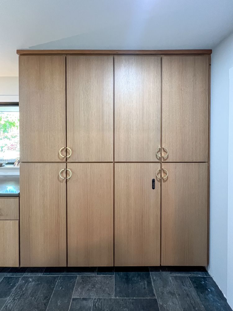 Slide of Willow Custom Cabinet